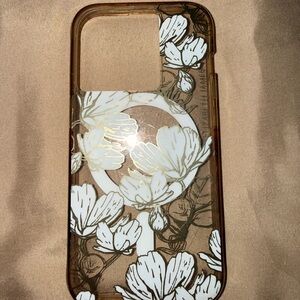 Elizabeth James 🥥 iPhone 15 Pro Case | White Floral & Gold Trim | Elegant Luxe